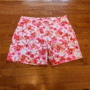ISAAC MIZRAHI WOMEN'S SHORTS ~ IN WHITE W/PINK, RED FLORALS Sz 16